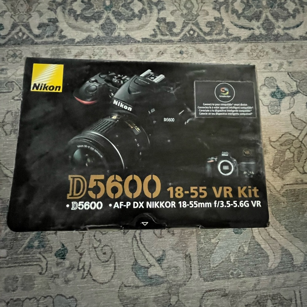 Nikon D5600. Used approx 5 times. EUC